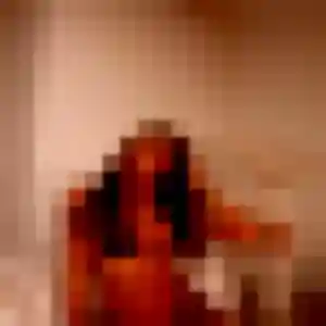 Brune, fille de 19 ans propose rencontre cougar à Ambert