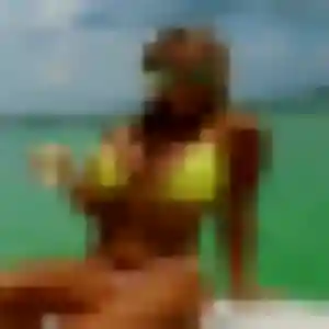 Découvre Karen, 23 ans à Annezin en privé