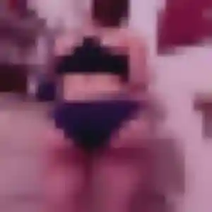Découvre Helena, 24 ans à Auriol en privé