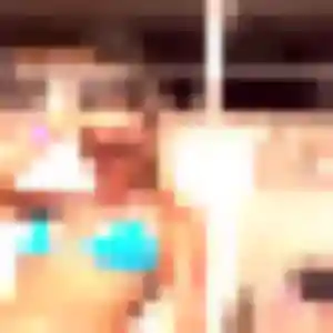 Faustine, 32 ans, en ligne à Berre-l'Étang pour une rencontre coquine
