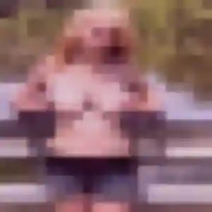 Photo de Dounia à Chaville (23 ans) - rencontre cougar discret