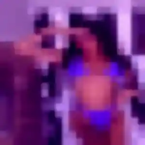 rencontre cougar à Douarnenez : photo de Charlotte, 24 ans - accès libre