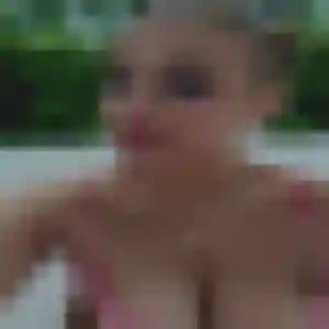 Renee, 22 ans, connectée à Épinay-sur-Orge pour une rencontre coquine