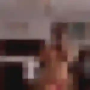 Salome, 29 ans, connectée à Fuveau pour un rencontre cougar