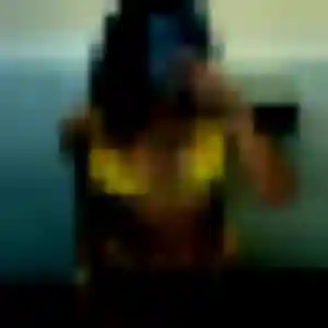 Eglantine, 21 ans, en ligne à Givors pour un rencontre cougar