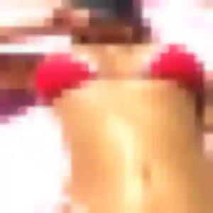 Sexy Colombine, 20 ans à Gruissan - voir sa photo