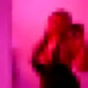 Rym, 31 ans, connectée à Hennebont pour un rencontre cougar