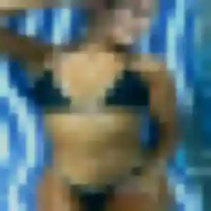 Delphine (20 ans) à Hyères cherche une rencontre maintenant