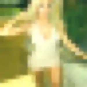 Photo de Alicia à Langueux (21 ans) - rencontre cougar sans inscription