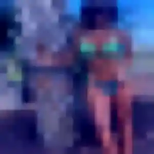 Nina, fille de 20 ans veut rencontre cougar à Le Rheu
