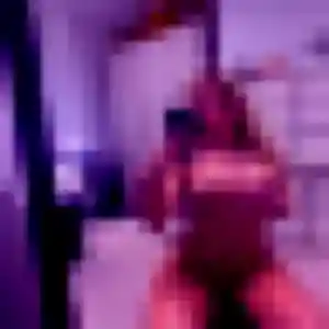 Flore, femme de 37 ans propose rencontre cougar à Louvres