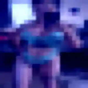 Découvre Fanny, 24 ans à Marcq-en-Barœul en privé