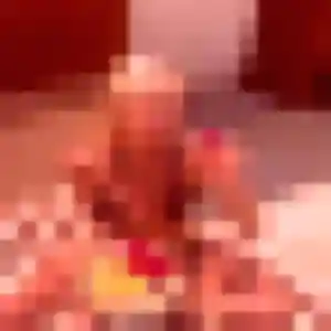 Emeraude, 19 ans, connectée à Montrouge pour une rencontre coquine