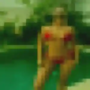 Karine, 42 ans, en ligne à Nouzonville pour une rencontre coquine