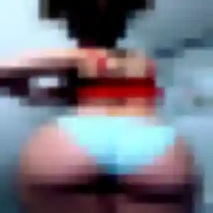 Photo sexy de Romina, 22 ans à Saint-Girons - rencontre coquine