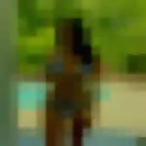 Dounia, 25 ans, connectée à Saint-Laurent-de-Mure pour un rencontre cougar