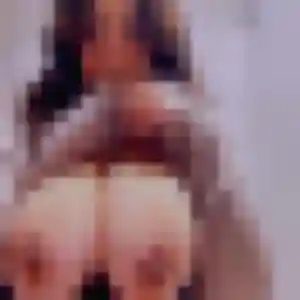 Laurence, 19 ans, en ligne à Sallanches pour un rencontre cougar