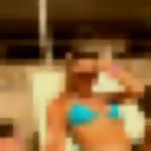 Henriette (29 ans) à Sarzeau cherche un rencontre cougar maintenant