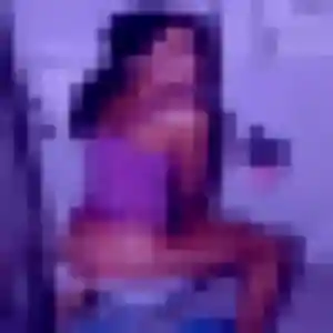Augustine, fille de 37 ans cherche rencontre cougar à Vallons-de-l'Erdre