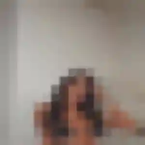Fatima, 19 ans, en ligne à Voiron pour un rencontre cougar