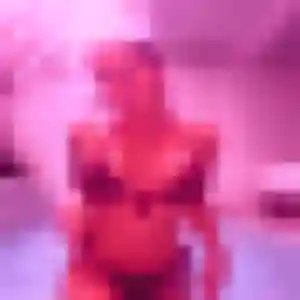 Regine, 20 ans, en ligne à Wavrin pour une rencontre coquine